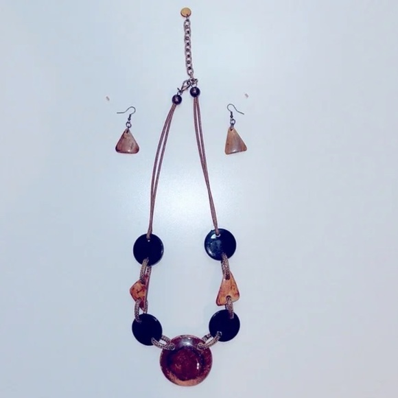 Vintage Necklace and Earrings Set - Picture 3 of 6